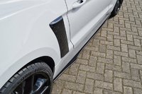 Ford Mustang GT Seidenmatt Seitenschweller im Cup 2 Look zum einfachen Unterbau unter dem Org. Schweller